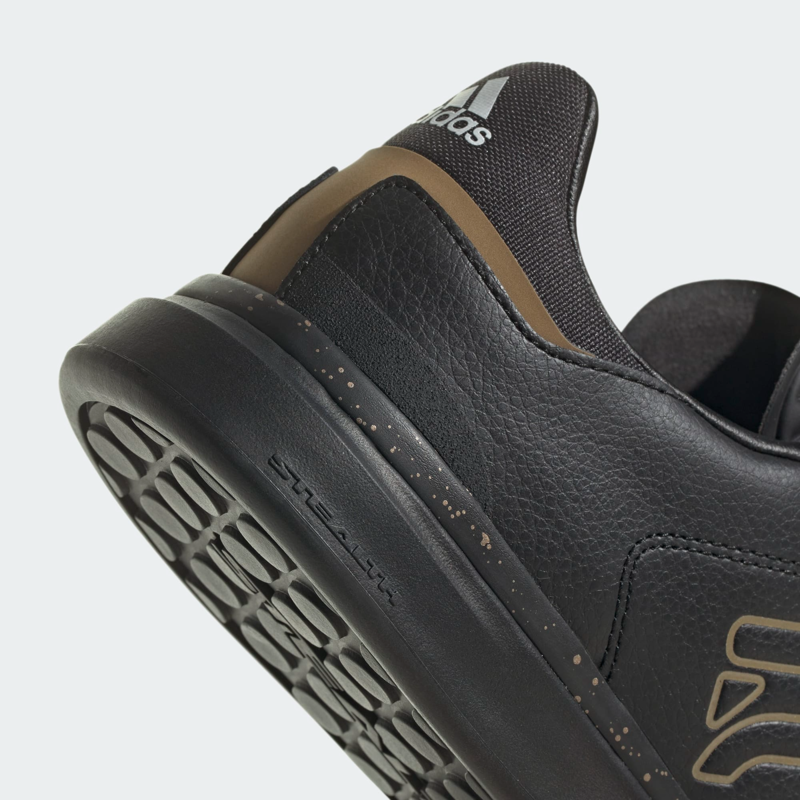 Five Ten Sleuth DLX MTB Shoes Core Black/Gold Metallic/Cloud White-7